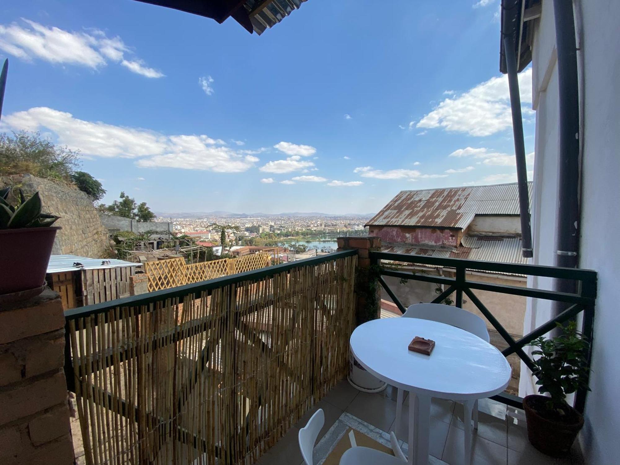 M'Serenity Guest House أنتاناناريفو المظهر الخارجي الصورة
