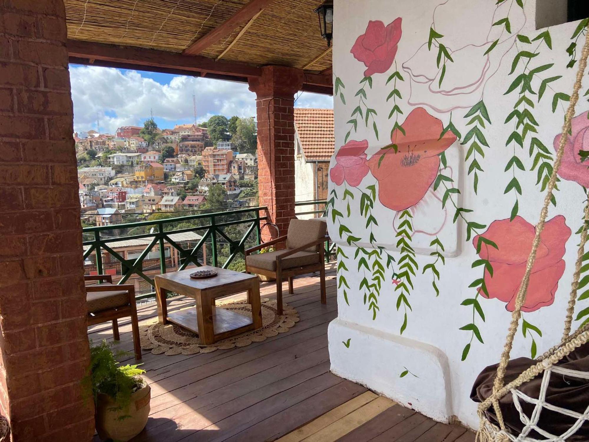 M'Serenity Guest House أنتاناناريفو المظهر الخارجي الصورة