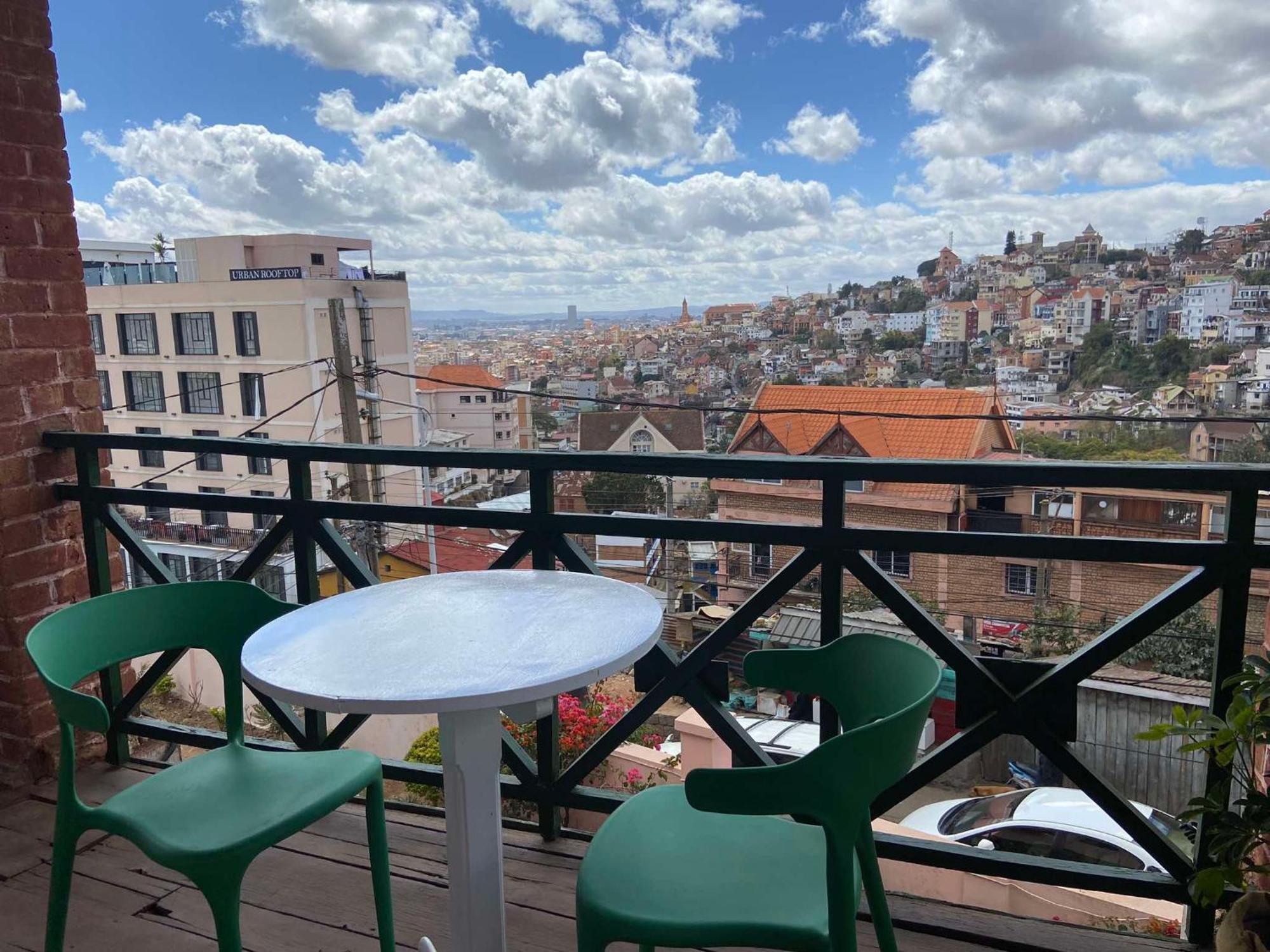 M'Serenity Guest House أنتاناناريفو المظهر الخارجي الصورة