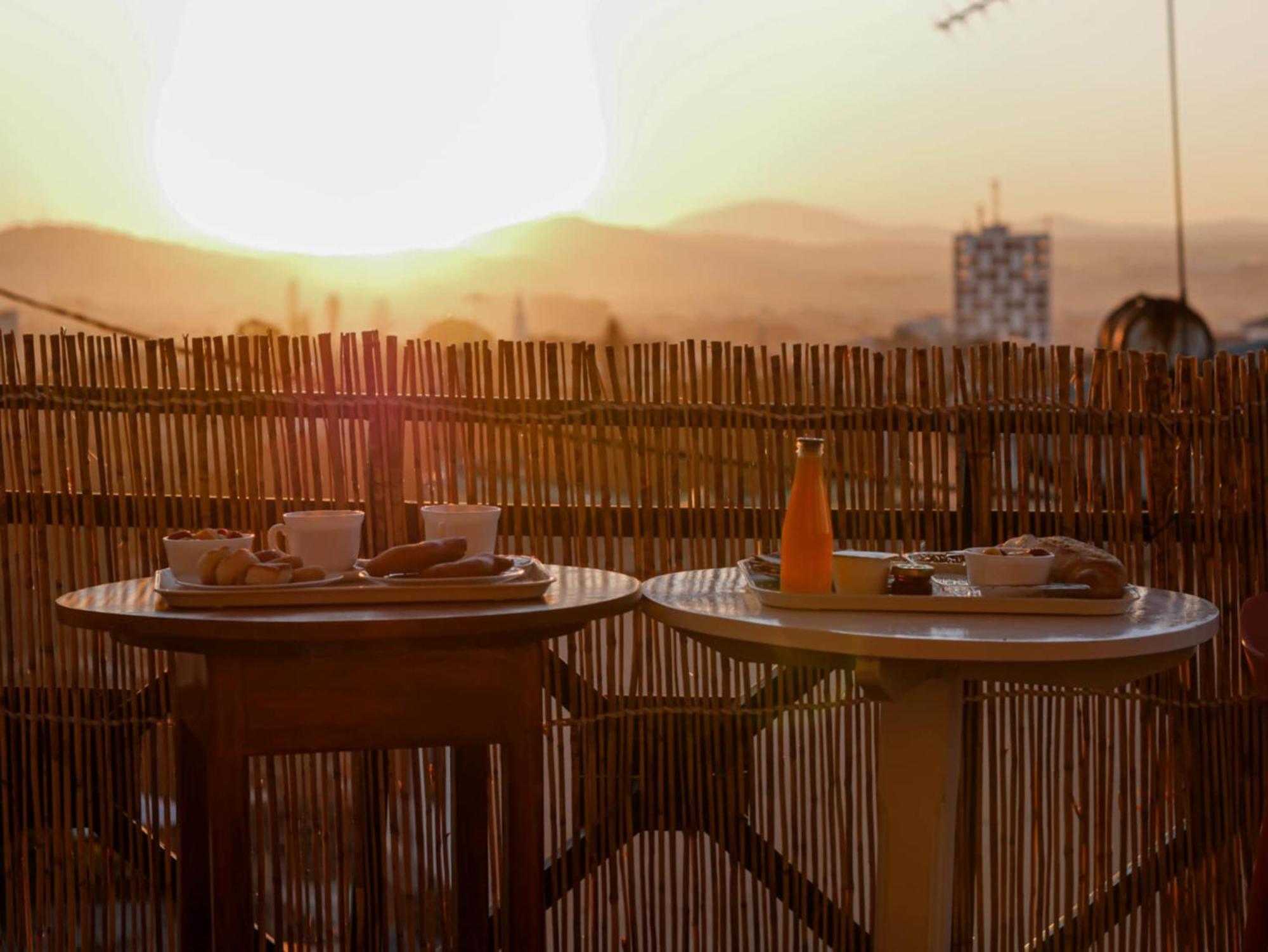 M'Serenity Guest House أنتاناناريفو الغرفة الصورة